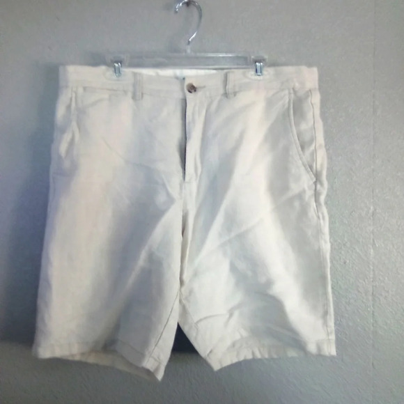 Old Navy slim Shorts size 36 ( box BE ) - Picture 1 of 3